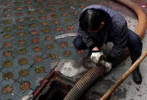 高压清洗管道公司分享下为什么要高压清洗板换